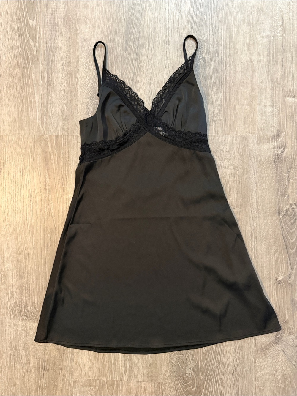 Superdown Small Nidia Mini Satin Lace-Trim Party Semi Formal Cocktail Dress - Picture 4 of 11